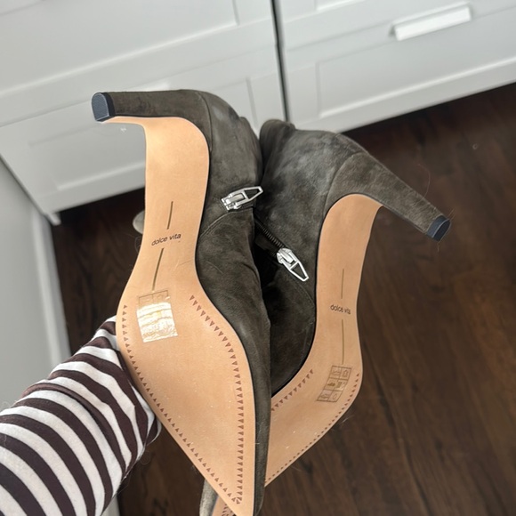Dolce Vita Ankle Boots - Picture 2 of 4